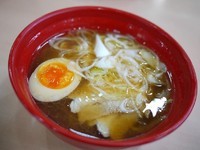 「魚介醤油らーめん￥367」@無添 くら寿司 綾瀬店の写真