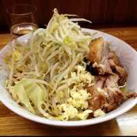 「ラーメン（麺少なめ、野菜ちょいまし）」@ラーメン二郎 赤羽店の写真