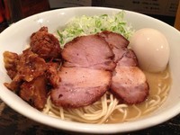 「【限定】肉煮干しそば800円 大盛り100円 味玉100円」@らーめん こてつの写真