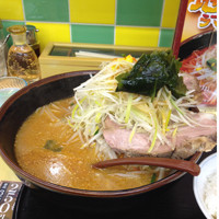 「味噌ラーメン+ネギ+特大チャーシュー2枚+大盛(合計¥1200)」@らーめんランド 植田店の写真