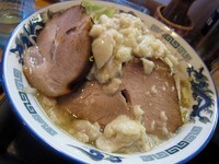 「ラーメン（アブラ多め）７００円」@肉汁うどんマルフジの写真