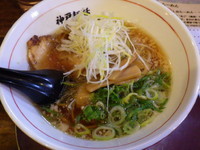 「醤油らーめん」@キッチンスタジアム らーめん神話の写真