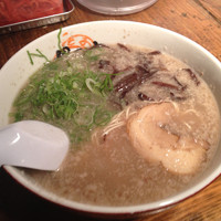 「ラーメン¥600?+替玉¥150」@元祖博多だるま 博多デイトス店の写真