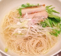 「塩そば700円替玉無料」@亀戸らぁ麺 零や 船橋店の写真