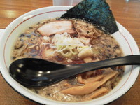 「武蔵醤油らー麺（大盛り）」@麺創 宮本の写真