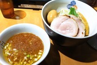 「塩つけ麺（大人の燻製玉子入り)＋チャーシュー(1枚)」@塩逸品 五代目けいすけ 本店の写真