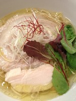 「青森地鶏塩らーめん￥８００」@Bee Hiveの写真