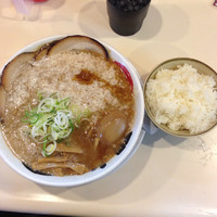 「特製チャーシュー麺➕大盛➕麺固め➕半ライス」@環七ラーメン てらっちょの写真