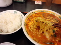 「チゲ味噌ラーメン560円＋ライス160円」@日高屋 日暮里東口店の写真