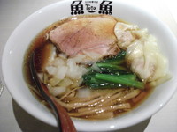 「立川中華そば+ワンタン」@立川中華そば 魚魚-toto-の写真