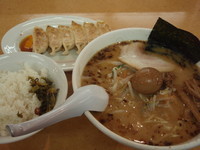 「みそ餃子セット(1000円)」@新世 生麦店の写真