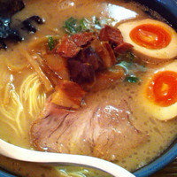 「特もとまるラーメン  880＋替え玉　150」@九州らーめん もとまるの写真