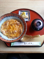 「川俣シャモぶっかけ親子丼1050円＋ミニラーメン150円」@あじせん楓亭の写真