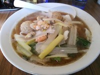 「【1月の限定】シーフードヌードル（並盛180g？）700円」@中華そば 伝堂の写真