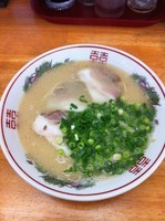 「ラーメン４８０円、替玉１２０円」@ラーメンやまもとの写真