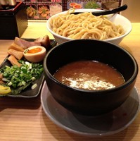 「超濃厚魚介とんこつつけ麺　得盛（￥780）」@つけ麺らーめん 春樹 新宿御苑前店の写真