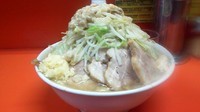 「小豚 750円　ヤサイニンニクアブラ」@ラーメン二郎 神田神保町店の写真