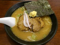 「白エビ味噌ラーメン\800」@富山ブラックラーメン だらんま 浅草店の写真