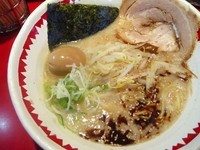 「豚骨らーめん＋味玉」@らーめん・つけめん こてんぱんの写真