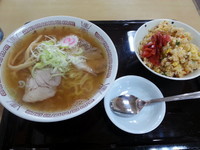 「支那そばとミニチャーハン(700円)」@桜井食堂の写真