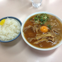 「中華そば 肉入り 大盛り 生卵 めし」@中華そば いのたに 本店の写真