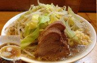 「ラーメン（650円）＋大盛（100円）ヤサイアブラニンニク」@ラーメン二郎 荻窪店の写真