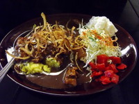 「黒い肉カレー（中）」@カレーは飲み物。 池袋店の写真