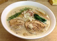 「白い味噌らーめん(唐辛子麺)大盛＋ライス」@麺処 あずきの写真
