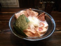 「京介ラーメン全部入りハーフ」@つけめん屋 赤羽京介の写真