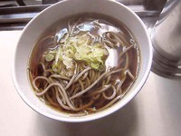 「かけそば」@そば処 弁菜亭 7・8番ホーム店の写真