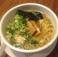 「中華そば(醤油)＋半熟味付玉子」@拉麺 じゃかじゃかの写真