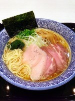 「チャーシュー醤油芳醇香味そば　(平日限定麺中盛りFree)」@麺屋 一燈 ラゾーナ川崎店の写真