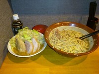 「大豚つけそばあつもり+生卵+生姜 麺増し店主の気分盛り」@豚星。の写真
