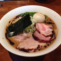 「特製濃厚魚介そば950円」@麺 一直の写真