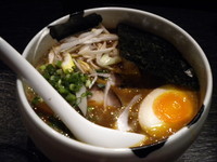 「特製醤油らーめん　900円」@あら焚き豚骨 あらとん 新宿御苑店の写真