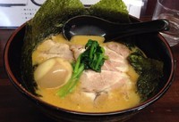 「囲らーめん(赤･普通)＋全部のせ＋小ライス」@自家製麺 囲 -KAKOI-の写真