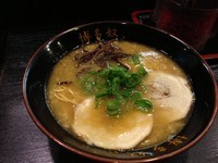 「伝承ラーメン」@博多奴の写真