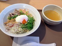 「海老名えび油そば（麺量３００ｇ）８５０円」@そば処 信濃 東名海老名SA下り店の写真