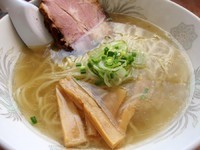 「塩らーめん ７００円」@めんじゃらけの写真