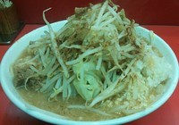 「豚ラーメン（ニンニク＋野菜＋カラメ＋魚粉＋タマネギ）」@豚ラーメン 蕨店の写真