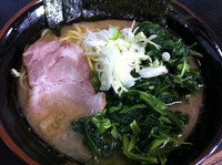 「ラーメン（並）＋ほうれん草」@雷家の写真