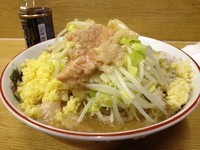 「ラーメン（ニンニク増し、アブラ）￥650＋ショウガ￥50」@ラーメン二郎 栃木街道店の写真