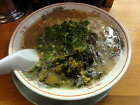 「からし高菜ラーメン」@しぇからしか 梅田店の写真