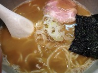 「らーめん（750円）」@麺屋吉左右の写真