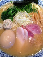 「特製濃厚魚介ラーメン（９００円）・大盛（１００円）」@麺屋 一燈の写真