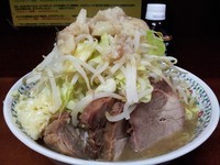 「ぶた小ラーメン ￥800 ニンニク ヤサイ アブラ」@ラーメン二郎 めじろ台法政大学前店の写真