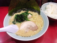 「醤油ラーメン」@横浜家系ラーメン 立川 壱七家の写真