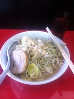 「中ラーメン＆脂＆ニンニク」@びんびん豚の写真