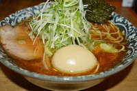 「ラーメン大盛り（煮卵、ネギトッピング）　990円」@らーめん マル汁屋の写真