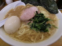 「ラーメン（650円）＋大盛り（100円）＋味玉（50円）」@らーめん 㐂輪の写真